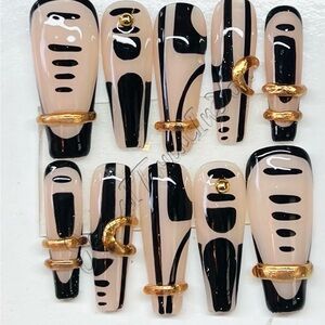 Elegant Black and Gold Nail Art Set Press on Nails